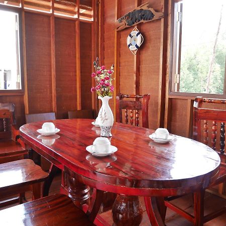 At Pier Hostel Lanta Ко-Ланта Екстер'єр фото