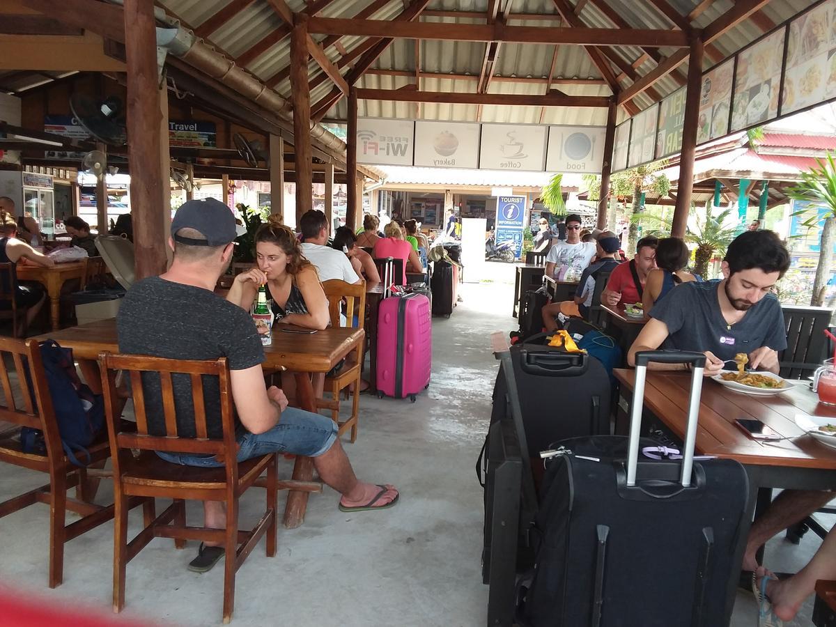 At Pier Hostel Lanta Ко-Ланта Екстер'єр фото