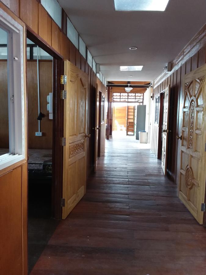 At Pier Hostel Lanta Ко-Ланта Екстер'єр фото