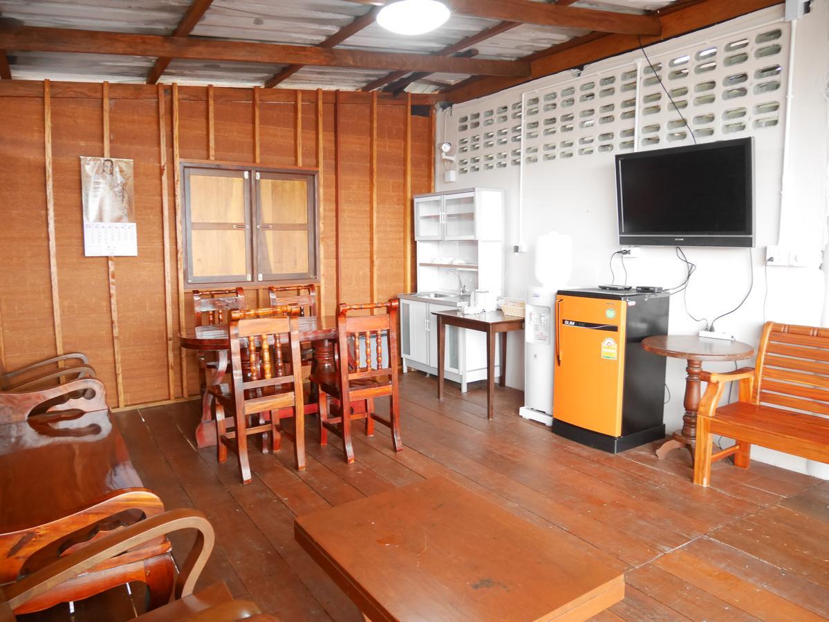 At Pier Hostel Lanta Ко-Ланта Екстер'єр фото