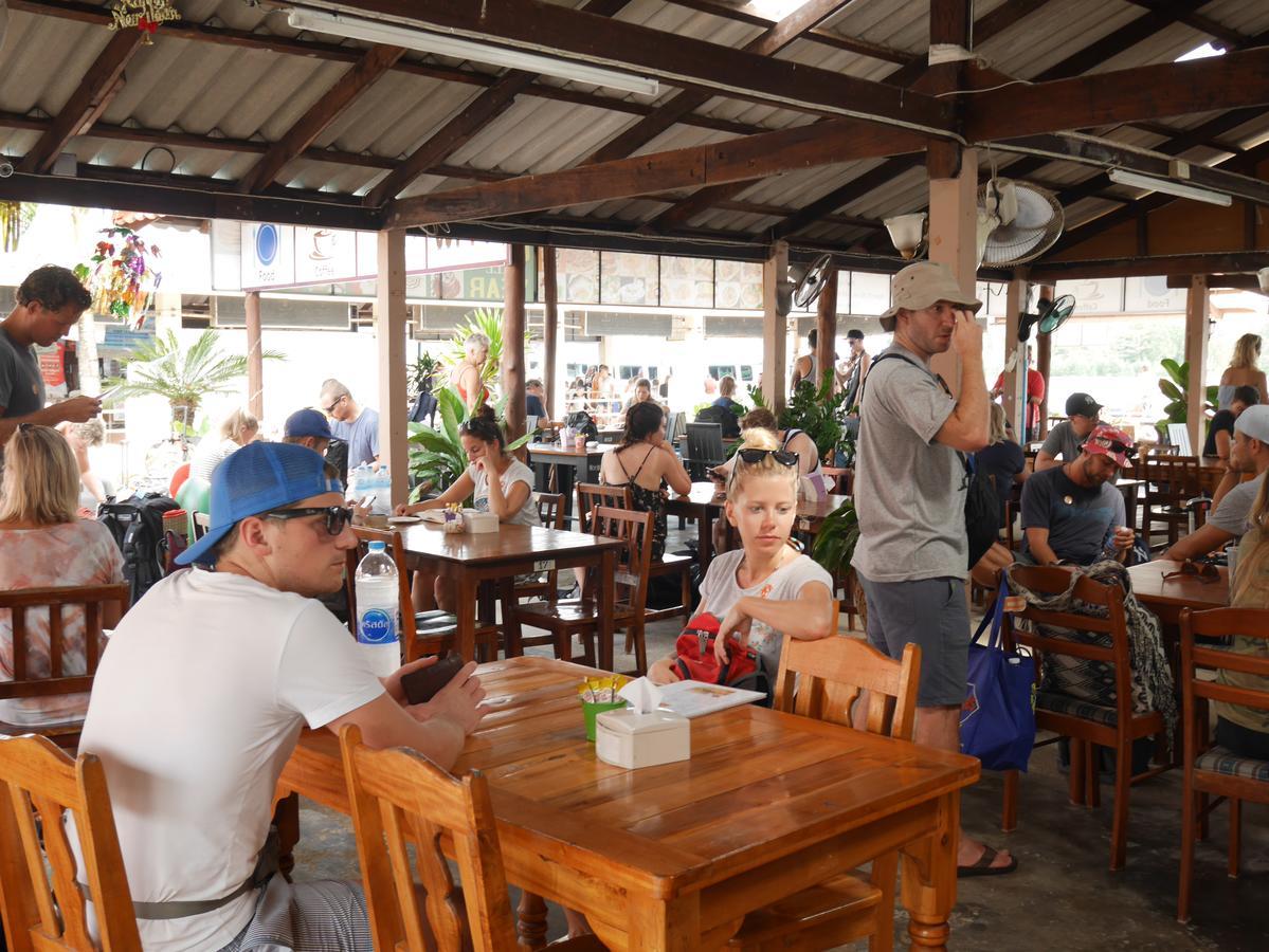 At Pier Hostel Lanta Ко-Ланта Екстер'єр фото