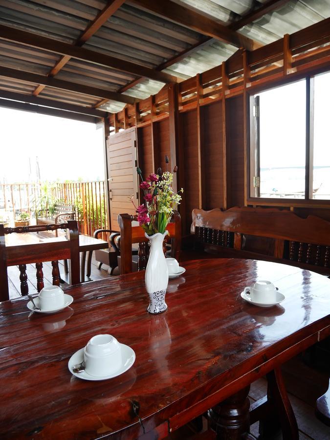 At Pier Hostel Lanta Ко-Ланта Екстер'єр фото