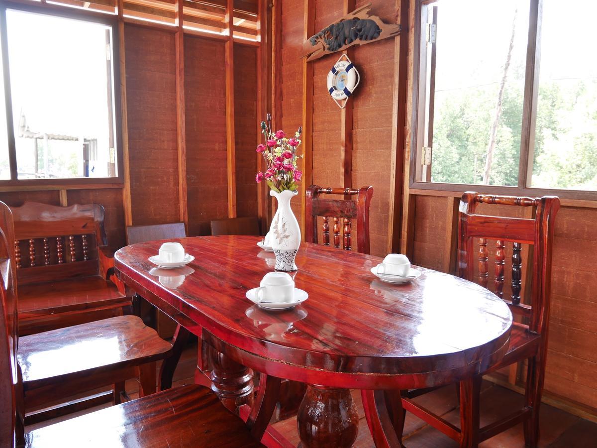 At Pier Hostel Lanta Ко-Ланта Екстер'єр фото